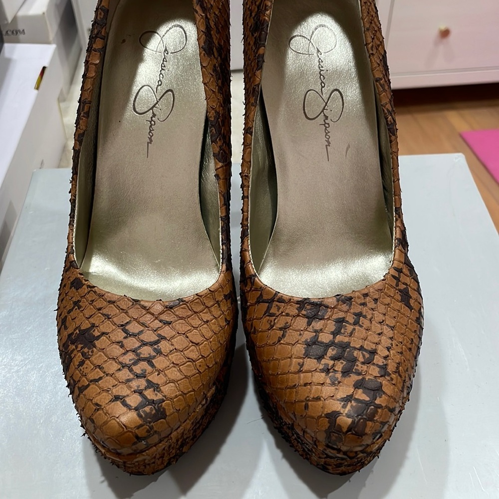 Brand new Jessica Simpson platform heels